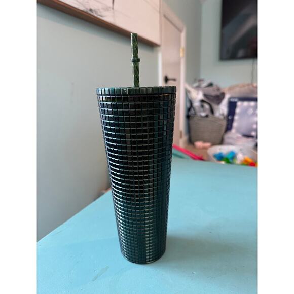 2 Starbucks Cups - Starbucks Holiday 2021 Tumbler, Venti Green, plus BONUS cup - Picture 7 of 13